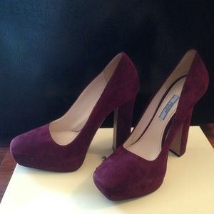 COPY - Prada suede pumps-39 NWOB
